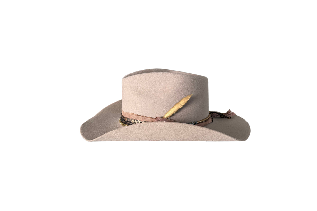 Venado felt hat, side view with feather